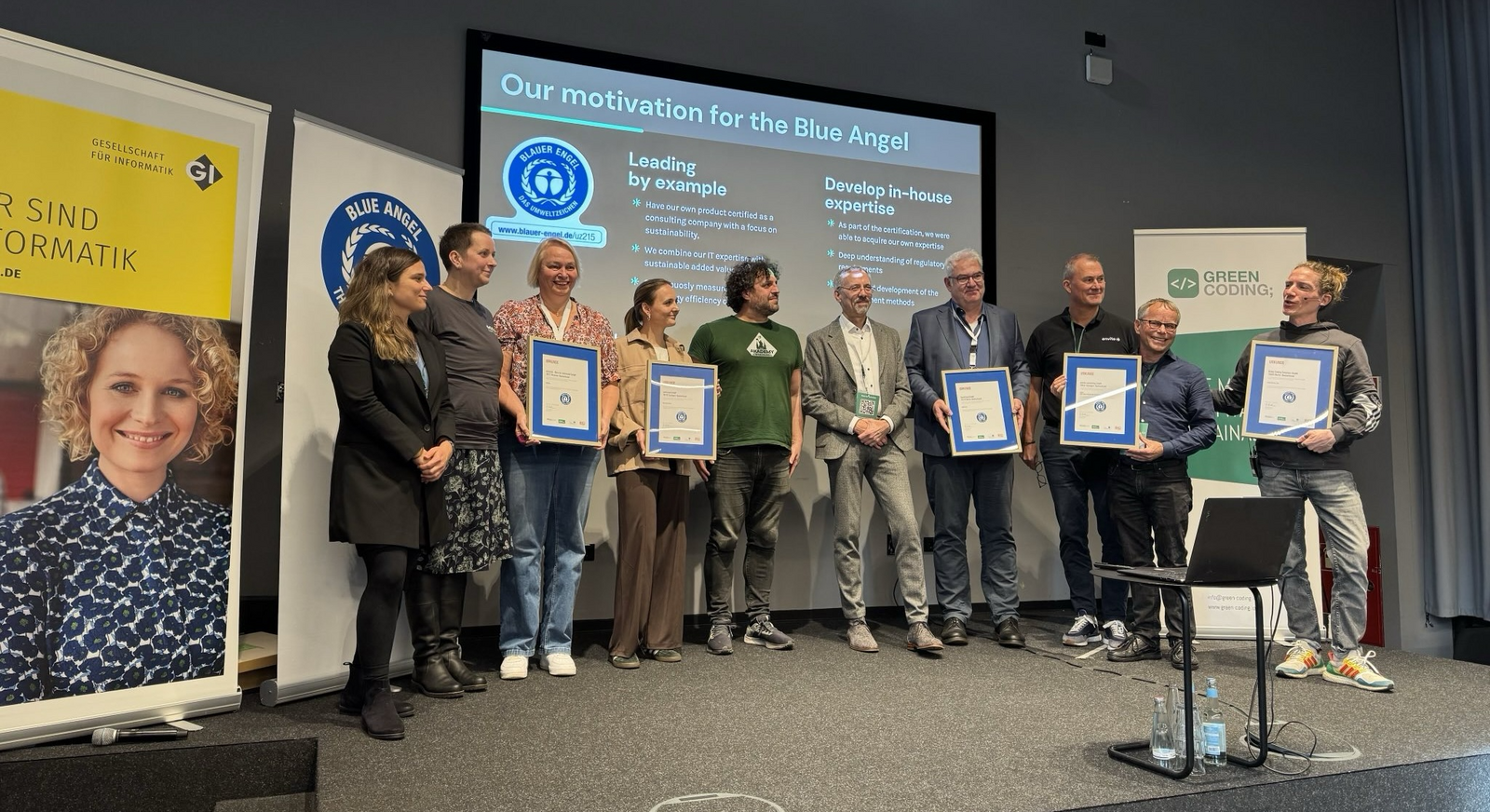 Abb. 9: Verleihung der Blauer-Engel-Urkunden während der ecoCompute. © Philipp Kersting